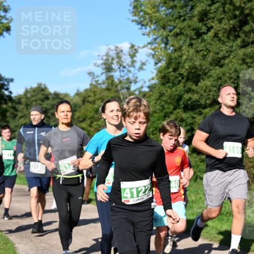 27.09.2026 - 35. Volkslauf durch das schöne Alstertal Dr. Thomas Lammeyer http://msf.ph/oto/10566597 27.09.2026 10:40:43 Laufen 4122, 40, 4169 meine-sportfotos.de
