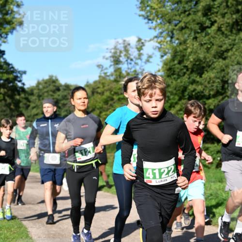 27.09.2026 - 35. Volkslauf durch das schöne Alstertal Dr. Thomas Lammeyer http://msf.ph/oto/10566598 27.09.2026 10:40:43 Laufen 121, 4122 meine-sportfotos.de