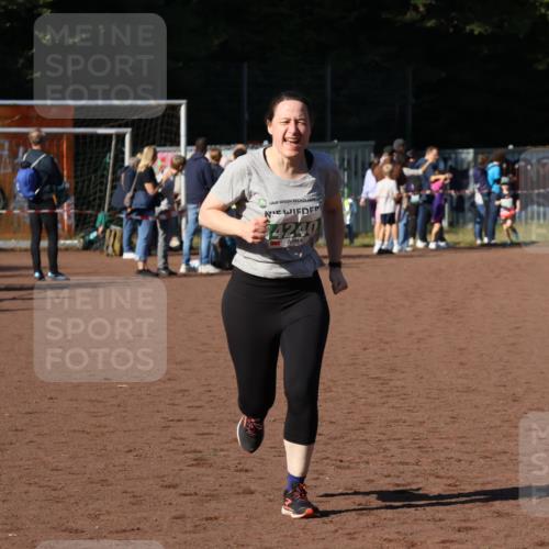 27.09.2026 - 35. Volkslauf durch das schöne Alstertal Strokosch-Dieckow http://msf.ph/oto/10566962 27.09.2026 11:02:38 Ziel 4240 meine-sportfotos.de