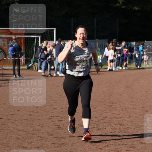 27.09.2026 - 35. Volkslauf durch das schöne Alstertal Strokosch-Dieckow http://msf.ph/oto/10566966 27.09.2026 11:02:38 Ziel 4240 meine-sportfotos.de
