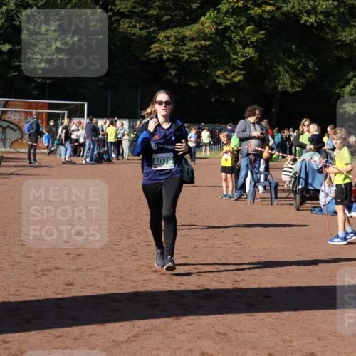 27.09.2026 - 35. Volkslauf durch das schöne Alstertal Strokosch-Dieckow http://msf.ph/oto/10567206 27.09.2026 11:01:50 Ziel 4021, 4079, 4096, 4114, 4211 meine-sportfotos.de