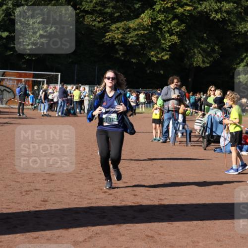 27.09.2026 - 35. Volkslauf durch das schöne Alstertal Strokosch-Dieckow http://msf.ph/oto/10567217 27.09.2026 11:01:50 Ziel 4021, 4079, 4096, 4114, 4211 meine-sportfotos.de