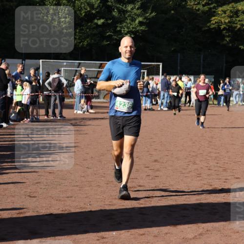 27.09.2026 - 35. Volkslauf durch das schöne Alstertal Strokosch-Dieckow http://msf.ph/oto/10567274 27.09.2026 11:01:40 Ziel 4021, 4114, 4236 meine-sportfotos.de