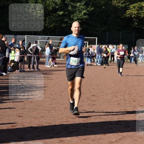 27.09.2026 - 35. Volkslauf durch das schöne Alstertal Strokosch-Dieckow http://msf.ph/oto/10567278 27.09.2026 11:01:40 Ziel 4021, 4114, 4236 meine-sportfotos.de