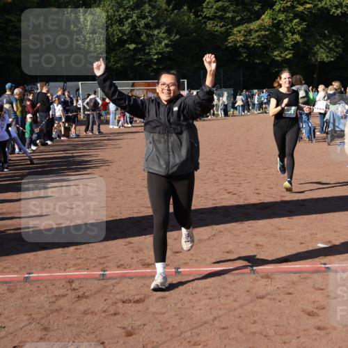 27.09.2026 - 35. Volkslauf durch das schöne Alstertal Strokosch-Dieckow http://msf.ph/oto/10567346 27.09.2026 11:01:19 Ziel 4013, 4173 meine-sportfotos.de