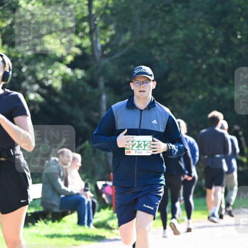 27.09.2026 - 35. Volkslauf durch das schöne Alstertal Dr. Thomas Lammeyer http://msf.ph/oto/10568183 27.09.2026 10:51:14 Laufen 232 meine-sportfotos.de