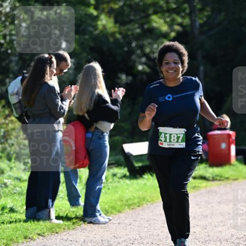 27.09.2026 - 35. Volkslauf durch das schöne Alstertal Dr. Thomas Lammeyer http://msf.ph/oto/10568328 27.09.2026 10:51:48 Laufen 4187 meine-sportfotos.de