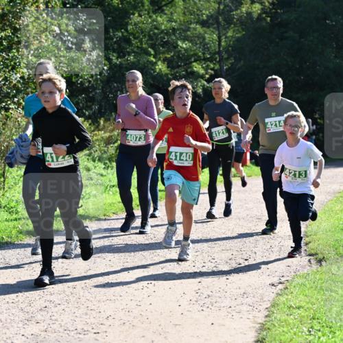 27.09.2026 - 35. Volkslauf durch das schöne Alstertal Dr. Thomas Lammeyer http://msf.ph/oto/10568492 27.09.2026 10:53:12 Laufen 412, 4073, 4140, 4121, 4214, 4213 meine-sportfotos.de