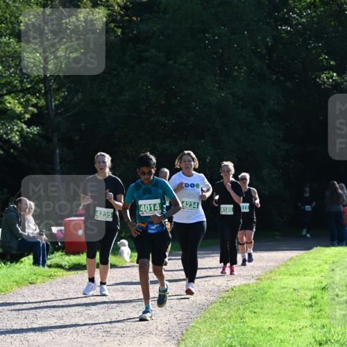 27.09.2026 - 35. Volkslauf durch das schöne Alstertal Dr. Thomas Lammeyer http://msf.ph/oto/10568567 27.09.2026 10:53:47 Laufen 4235, 4014, 1900, 4234, 4185, 111 meine-sportfotos.de