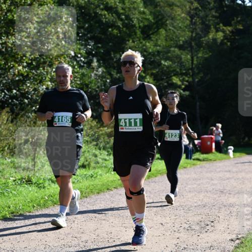 27.09.2026 - 35. Volkslauf durch das schöne Alstertal Dr. Thomas Lammeyer http://msf.ph/oto/10568611 27.09.2026 10:53:54 Laufen 4165, 4111, 4123 meine-sportfotos.de