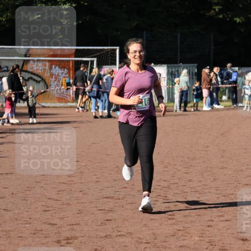 27.09.2026 - 35. Volkslauf durch das schöne Alstertal Strokosch-Dieckow http://msf.ph/oto/10568799 27.09.2026 11:00:44 Ziel 4216 meine-sportfotos.de