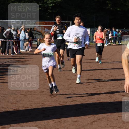 27.09.2026 - 35. Volkslauf durch das schöne Alstertal Strokosch-Dieckow http://msf.ph/oto/10568877 27.09.2026 11:00:24 Ziel 4039, 4041, 4080, 4093, 4095, 4153, 4161, 4179 meine-sportfotos.de