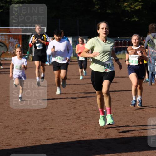 27.09.2026 - 35. Volkslauf durch das schöne Alstertal Strokosch-Dieckow http://msf.ph/oto/10568890 27.09.2026 11:00:23 Ziel 4039, 4041, 4080, 4093, 4095, 4153, 4161, 4179 meine-sportfotos.de