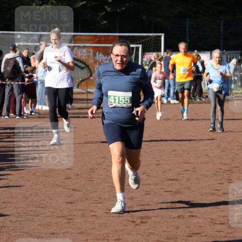 27.09.2026 - 35. Volkslauf durch das schöne Alstertal Strokosch-Dieckow http://msf.ph/oto/10569059 27.09.2026 10:59:50 Ziel 4117, 4130, 4134, 4155, 4159, 4160 meine-sportfotos.de