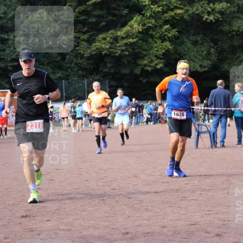 27.09.2026 - 35. Volkslauf durch das schöne Alstertal Strokosch-Dieckow http://msf.ph/oto/10570486 27.09.2026 12:17:58 Ziel 1609, 1619, 1626, 2318, 2378 meine-sportfotos.de