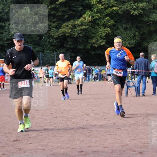 27.09.2026 - 35. Volkslauf durch das schöne Alstertal Strokosch-Dieckow http://msf.ph/oto/10570495 27.09.2026 12:17:58 Ziel 1609, 1619, 1626, 2318, 2378 meine-sportfotos.de