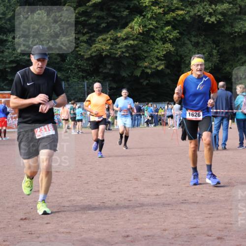 27.09.2026 - 35. Volkslauf durch das schöne Alstertal Strokosch-Dieckow http://msf.ph/oto/10570514 27.09.2026 12:17:59 Ziel 1609, 1619, 1626, 2318 meine-sportfotos.de