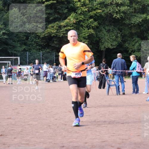 27.09.2026 - 35. Volkslauf durch das schöne Alstertal Strokosch-Dieckow http://msf.ph/oto/10570534 27.09.2026 12:18:03 Ziel 1609, 1619, 1626, 2318, 2962 meine-sportfotos.de