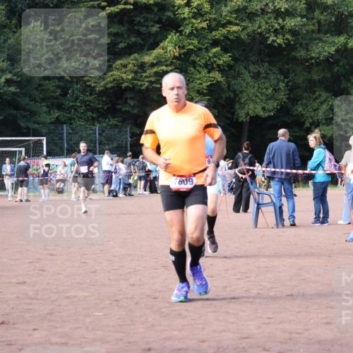 27.09.2026 - 35. Volkslauf durch das schöne Alstertal Strokosch-Dieckow http://msf.ph/oto/10570542 27.09.2026 12:18:03 Ziel 1609, 1619, 1626, 2318, 2962 meine-sportfotos.de