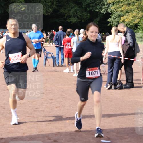 27.09.2026 - 35. Volkslauf durch das schöne Alstertal Strokosch-Dieckow http://msf.ph/oto/10570640 27.09.2026 12:18:18 Ziel 1071, 2405, 2960 meine-sportfotos.de