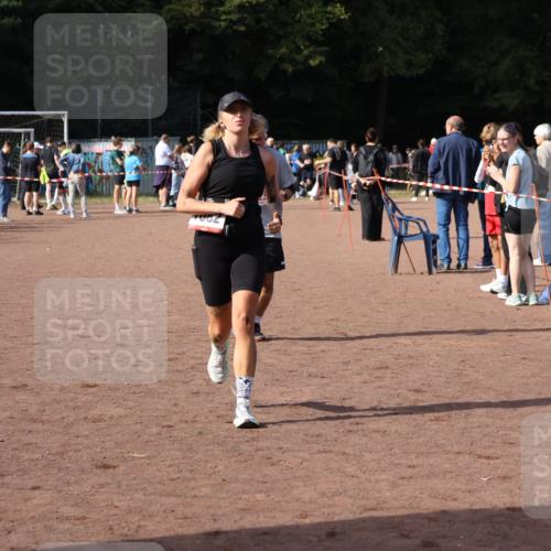 27.09.2026 - 35. Volkslauf durch das schöne Alstertal Strokosch-Dieckow http://msf.ph/oto/10570672 27.09.2026 12:18:28 Ziel 1082, 2243 meine-sportfotos.de