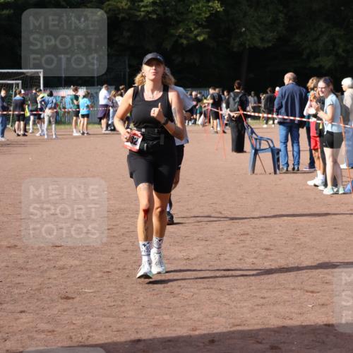 27.09.2026 - 35. Volkslauf durch das schöne Alstertal Strokosch-Dieckow http://msf.ph/oto/10570687 27.09.2026 12:18:28 Ziel 1082, 2243 meine-sportfotos.de