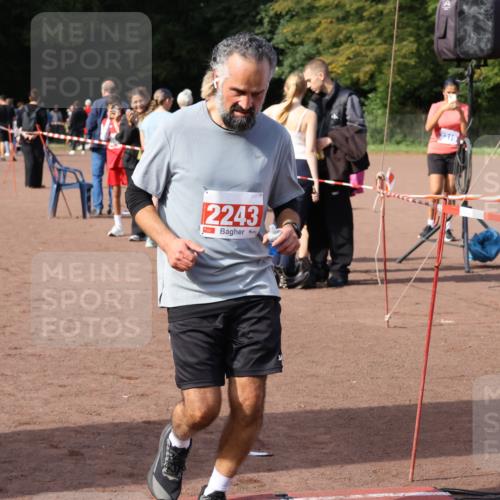 27.09.2026 - 35. Volkslauf durch das schöne Alstertal Strokosch-Dieckow http://msf.ph/oto/10570747 27.09.2026 12:18:31 Ziel 1082, 2243 meine-sportfotos.de