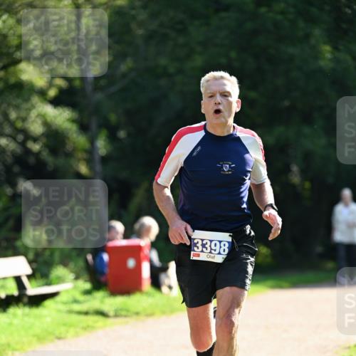 27.09.2026 - 35. Volkslauf durch das schöne Alstertal Dr. Thomas Lammeyer http://msf.ph/oto/10570857 27.09.2026 11:15:55 Laufen 3398 meine-sportfotos.de