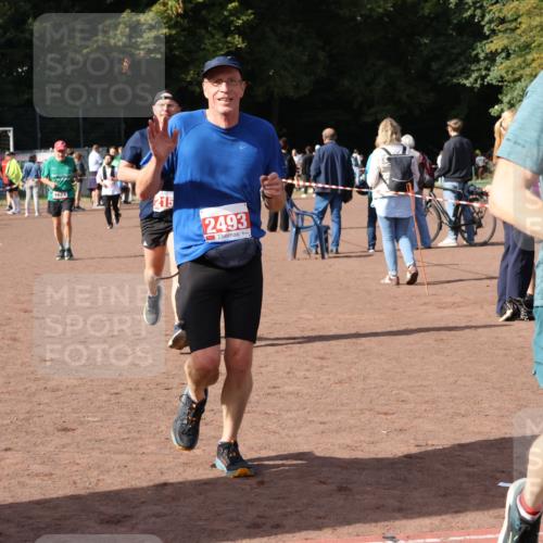 27.09.2026 - 35. Volkslauf durch das schöne Alstertal Strokosch-Dieckow http://msf.ph/oto/10571028 27.09.2026 12:19:01 Ziel 1055, 1627, 2153, 2493, 2964 meine-sportfotos.de
