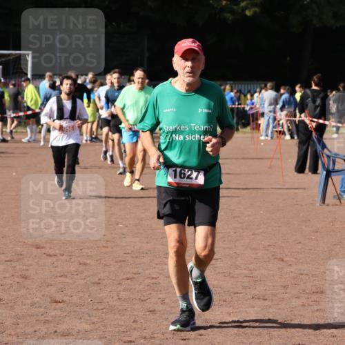 27.09.2026 - 35. Volkslauf durch das schöne Alstertal Strokosch-Dieckow http://msf.ph/oto/10571076 27.09.2026 12:19:07 Ziel 1580, 1627, 1665, 2283, 2956 meine-sportfotos.de