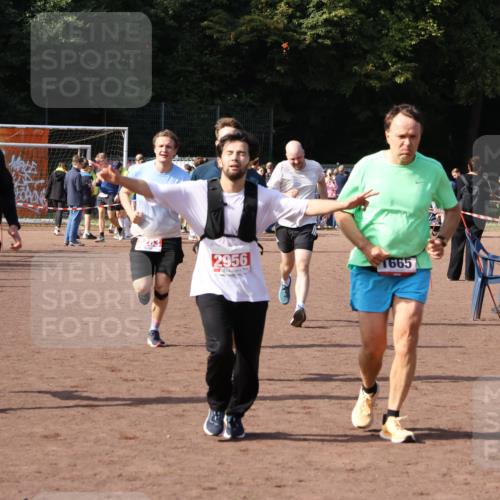 27.09.2026 - 35. Volkslauf durch das schöne Alstertal Strokosch-Dieckow http://msf.ph/oto/10571150 27.09.2026 12:19:12 Ziel 1580, 1627, 1665, 2283, 2454, 2956 meine-sportfotos.de