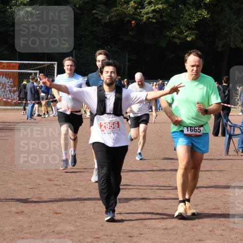 27.09.2026 - 35. Volkslauf durch das schöne Alstertal Strokosch-Dieckow http://msf.ph/oto/10571158 27.09.2026 12:19:12 Ziel 1580, 1627, 1665, 2283, 2454, 2956 meine-sportfotos.de