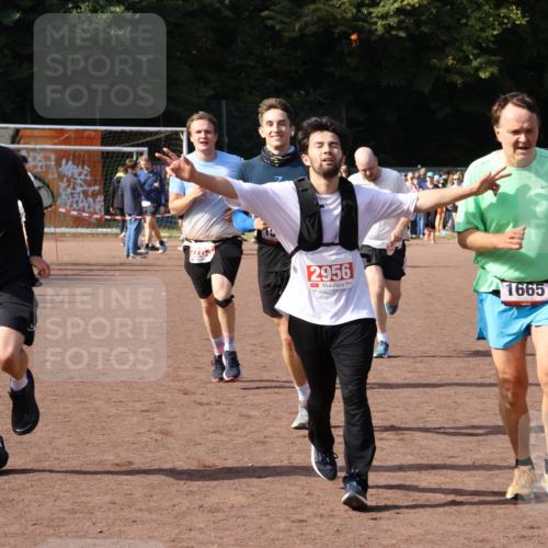 27.09.2026 - 35. Volkslauf durch das schöne Alstertal Strokosch-Dieckow http://msf.ph/oto/10571179 27.09.2026 12:19:12 Ziel 1580, 1627, 1665, 2283, 2454, 2956 meine-sportfotos.de