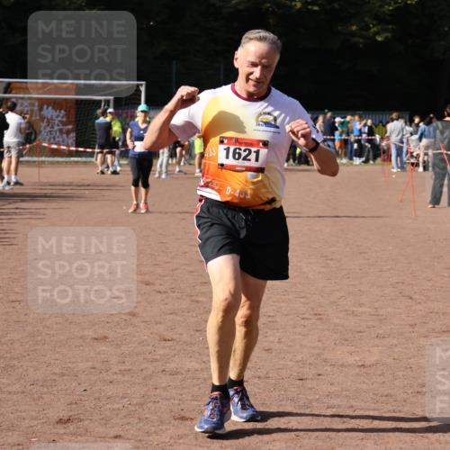 27.09.2026 - 35. Volkslauf durch das schöne Alstertal Strokosch-Dieckow http://msf.ph/oto/10571297 27.09.2026 12:19:22 Ziel 1621, 2007, 2507 meine-sportfotos.de