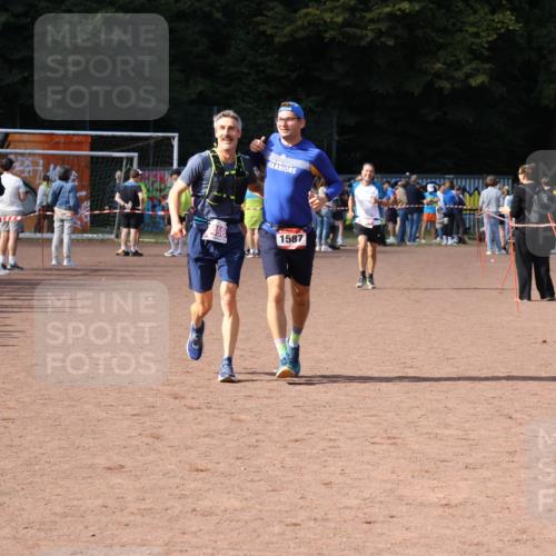 27.09.2026 - 35. Volkslauf durch das schöne Alstertal Strokosch-Dieckow http://msf.ph/oto/10571423 27.09.2026 12:19:47 Ziel 1587, 2498 meine-sportfotos.de