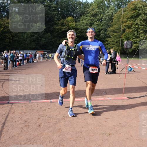27.09.2026 - 35. Volkslauf durch das schöne Alstertal Strokosch-Dieckow http://msf.ph/oto/10571503 27.09.2026 12:19:52 Ziel 1587, 2051, 2498 meine-sportfotos.de