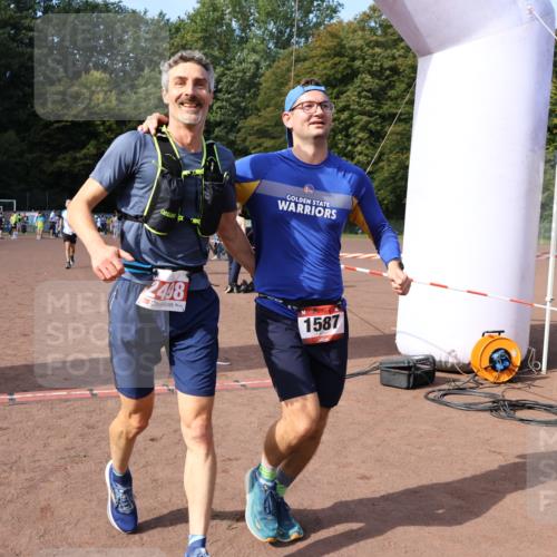 27.09.2026 - 35. Volkslauf durch das schöne Alstertal Strokosch-Dieckow http://msf.ph/oto/10571550 27.09.2026 12:19:52 Ziel 1587, 2051, 2498 meine-sportfotos.de