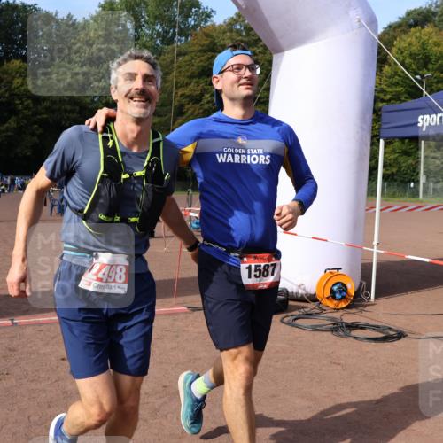 27.09.2026 - 35. Volkslauf durch das schöne Alstertal Strokosch-Dieckow http://msf.ph/oto/10571563 27.09.2026 12:19:52 Ziel 1587, 2051, 2498 meine-sportfotos.de