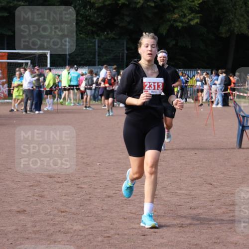 27.09.2026 - 35. Volkslauf durch das schöne Alstertal Strokosch-Dieckow http://msf.ph/oto/10571625 27.09.2026 12:20:11 Ziel 2313, 2505 meine-sportfotos.de