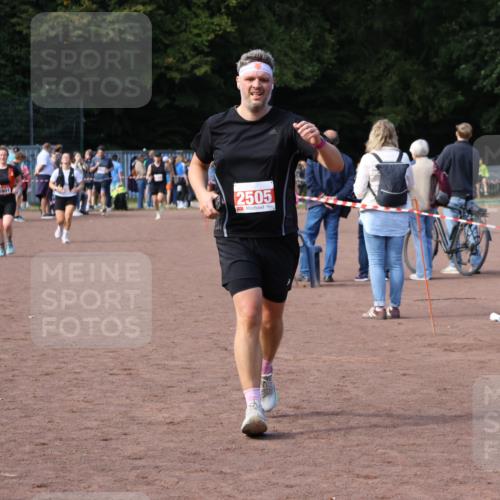 27.09.2026 - 35. Volkslauf durch das schöne Alstertal Strokosch-Dieckow http://msf.ph/oto/10571665 27.09.2026 12:20:15 Ziel 2313, 2426, 2505 meine-sportfotos.de