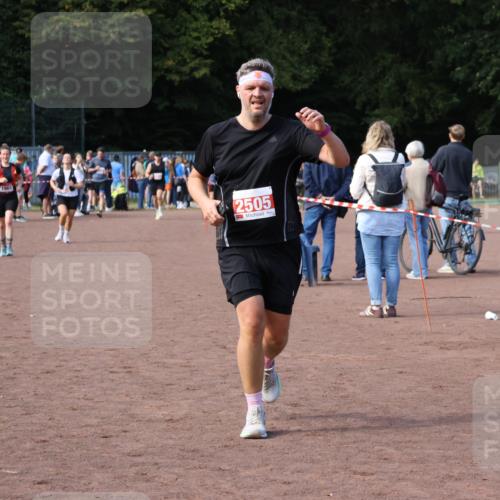 27.09.2026 - 35. Volkslauf durch das schöne Alstertal Strokosch-Dieckow http://msf.ph/oto/10571669 27.09.2026 12:20:15 Ziel 2313, 2426, 2505 meine-sportfotos.de