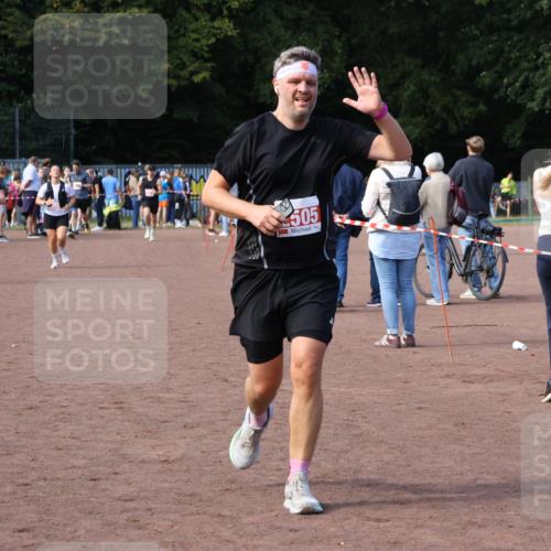 27.09.2026 - 35. Volkslauf durch das schöne Alstertal Strokosch-Dieckow http://msf.ph/oto/10571692 27.09.2026 12:20:16 Ziel 1901, 2313, 2426, 2505 meine-sportfotos.de