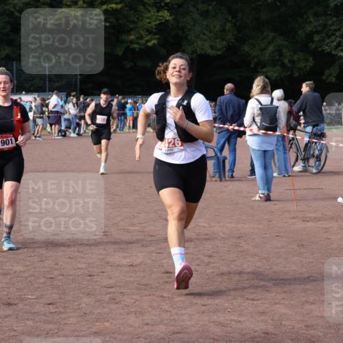 27.09.2026 - 35. Volkslauf durch das schöne Alstertal Strokosch-Dieckow http://msf.ph/oto/10571738 27.09.2026 12:20:22 Ziel 1901, 2240, 2413, 2426 meine-sportfotos.de