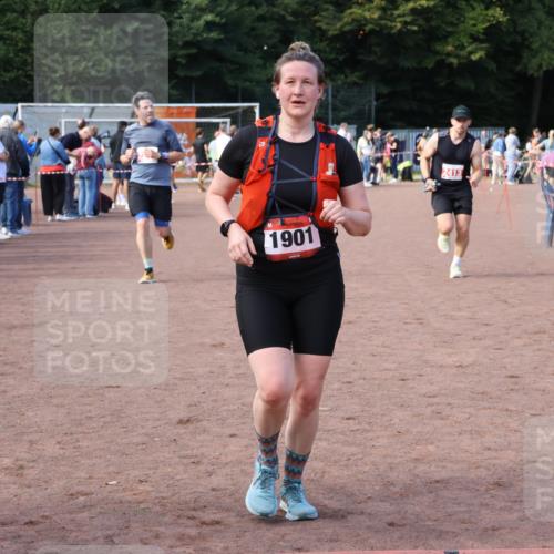 27.09.2026 - 35. Volkslauf durch das schöne Alstertal Strokosch-Dieckow http://msf.ph/oto/10571769 27.09.2026 12:20:25 Ziel 1901, 2240, 2413, 2426 meine-sportfotos.de