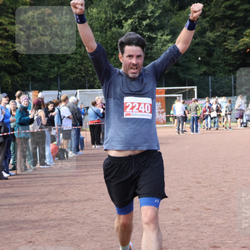 27.09.2026 - 35. Volkslauf durch das schöne Alstertal Strokosch-Dieckow http://msf.ph/oto/10571843 27.09.2026 12:20:28 Ziel 1901, 2240, 2413 meine-sportfotos.de