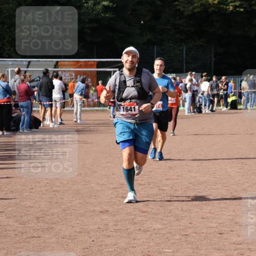 27.09.2026 - 35. Volkslauf durch das schöne Alstertal Strokosch-Dieckow http://msf.ph/oto/10571855 27.09.2026 12:20:51 Ziel 1079, 1641, 2074, 2974 meine-sportfotos.de