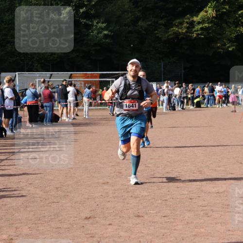 27.09.2026 - 35. Volkslauf durch das schöne Alstertal Strokosch-Dieckow http://msf.ph/oto/10571879 27.09.2026 12:20:51 Ziel 1079, 1641, 2074, 2974 meine-sportfotos.de