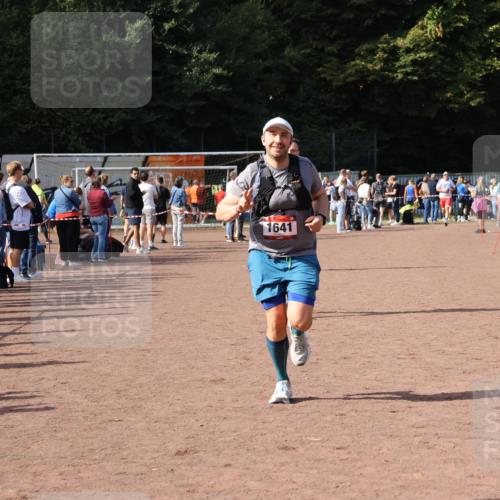 27.09.2026 - 35. Volkslauf durch das schöne Alstertal Strokosch-Dieckow http://msf.ph/oto/10571913 27.09.2026 12:20:52 Ziel 1079, 1641, 2074, 2974 meine-sportfotos.de