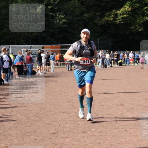 27.09.2026 - 35. Volkslauf durch das schöne Alstertal Strokosch-Dieckow http://msf.ph/oto/10571923 27.09.2026 12:20:52 Ziel 1079, 1641, 2074, 2974 meine-sportfotos.de