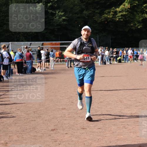 27.09.2026 - 35. Volkslauf durch das schöne Alstertal Strokosch-Dieckow http://msf.ph/oto/10571928 27.09.2026 12:20:52 Ziel 1079, 1641, 2074, 2974 meine-sportfotos.de